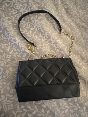 Quilted Black Crossbody Bag with Gold Chain Strap